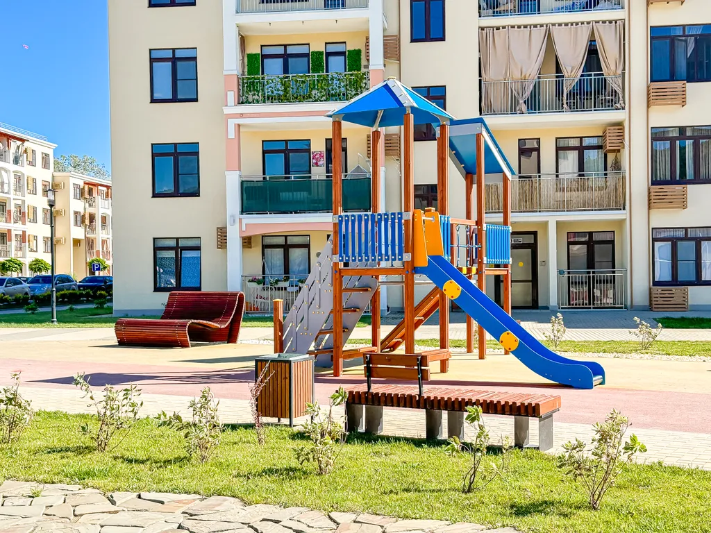 Квартира в Долине Сукко, 5 бассейнов на территории, качели на балконе