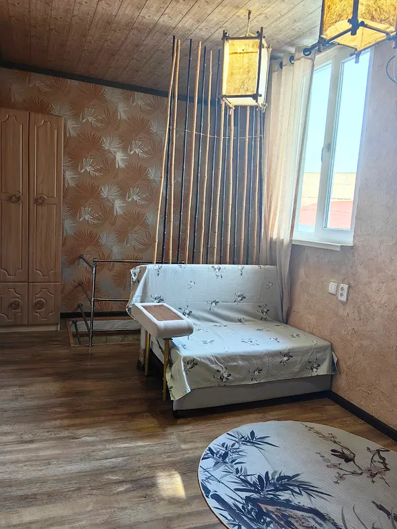 Коттедж Небольшой двухэтажный домик в центре города — Евпатория