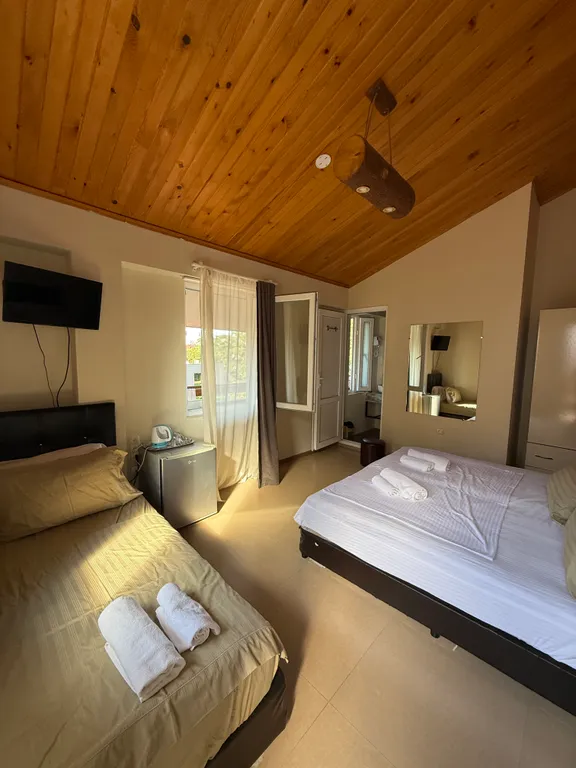 Уютный отель с бассейном в центре Кобулети, с собственным рестораном