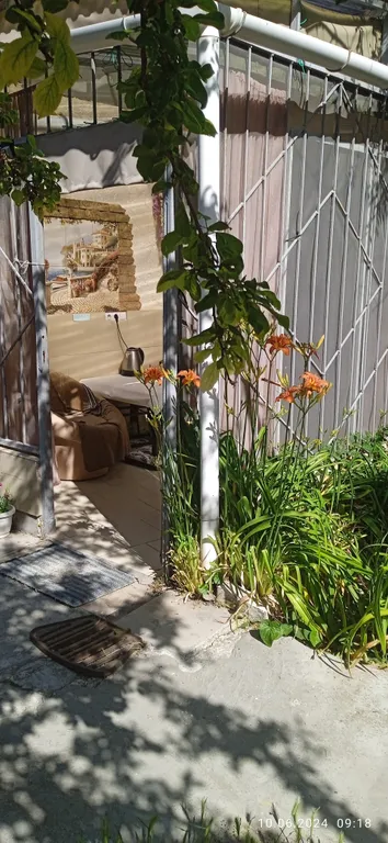 Домик с двориком в первой полосе курортной зоны