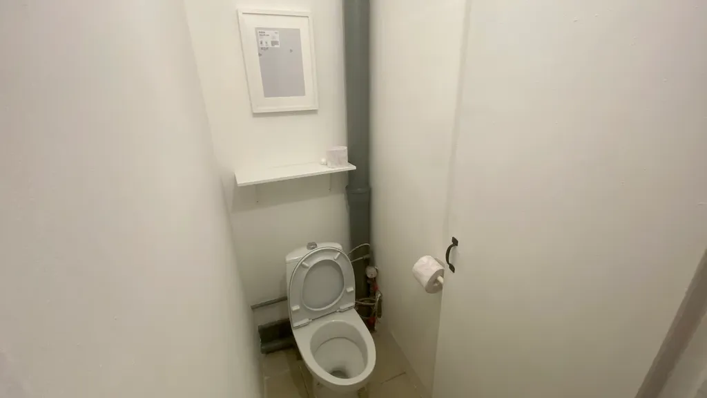 Комната с высокими потолками в самом центре Москвы