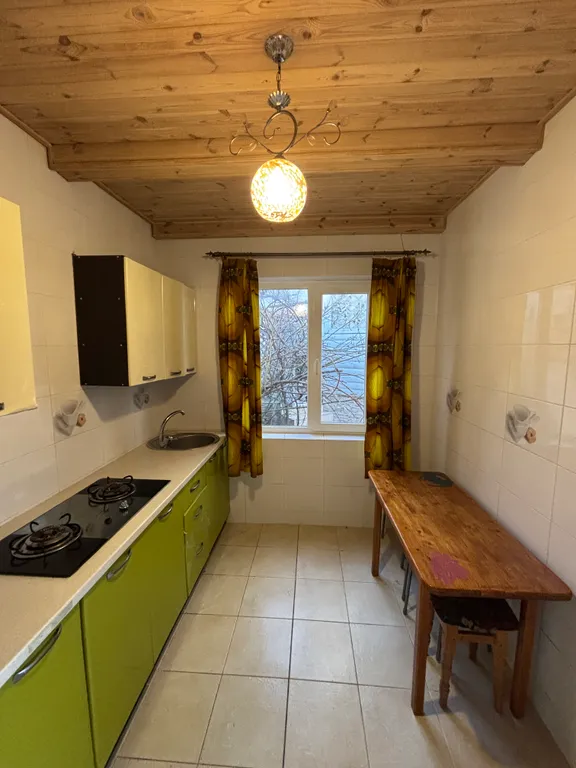 Уютный дом в эко стиле, в 150 метрах от моря и пляжа со своим двором