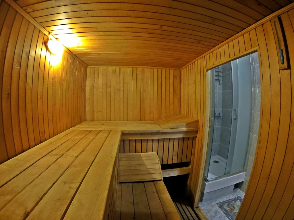 Дом в Ялте с бассейном и сауной