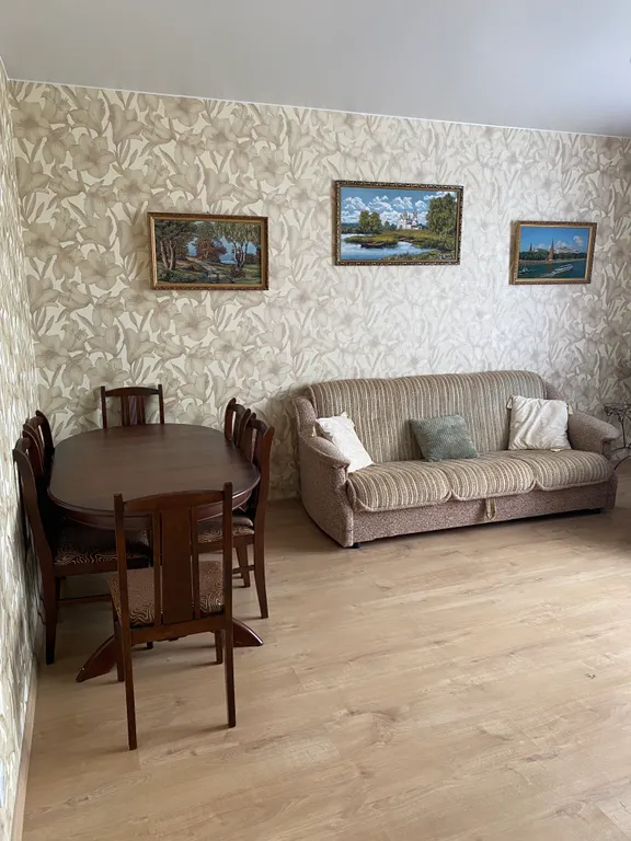 Просторная 3-комнатная квартира в центре. Новый ЖК. Установлен БОЙЛЕР.