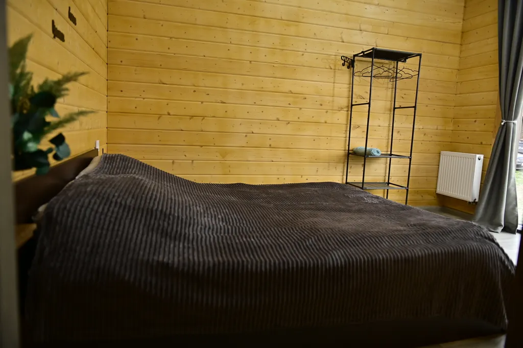 Дом с баней на дровах, банным чаном и большой гостиной