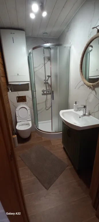 Шале в горах на берегу реки