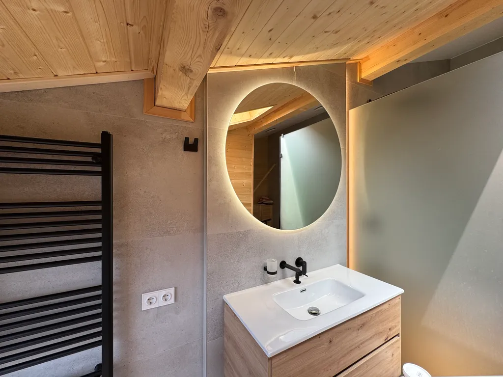 Комната у моря через сосновый бор