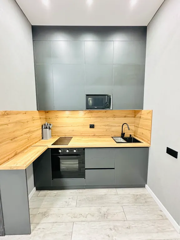 Двухкомнатная квартира с видом на город