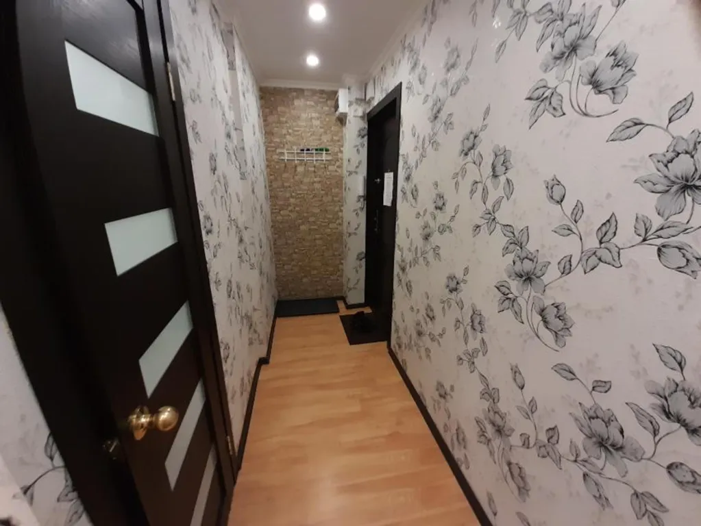 2-х комнатная квартира с хорошим ремонтом у трк окей