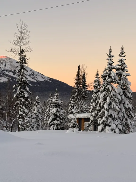 Коттедж Дом с видом на горы в елочках — аренда посуточно в Шерегеш
