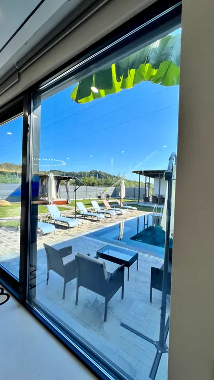 Коттедж с баней, бассейном и бунгало