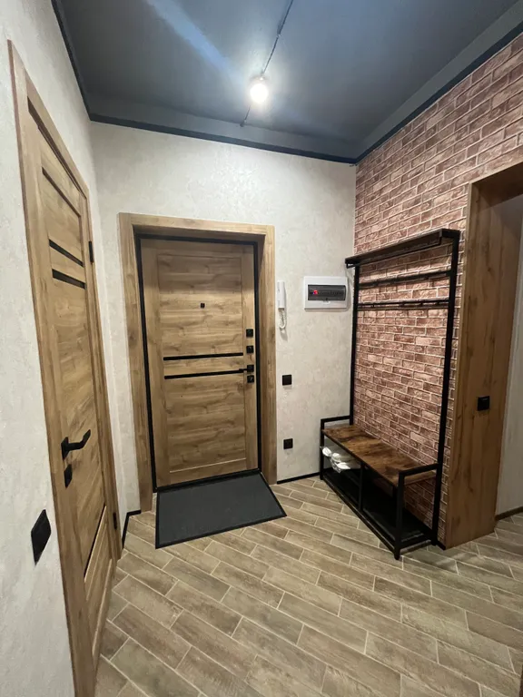 Новая 2-х комнатная квартира с дизайнерским ремонтом в стиле лофт