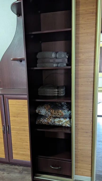 Чистая, двухкомнатная квартира