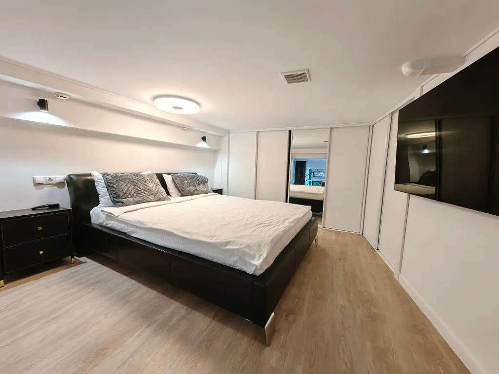 Двухуровневый апартамент в самом центре Сочи