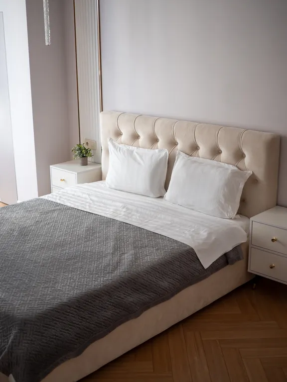 Уютная двухкомнатная квартира в районе Меги с видом на город