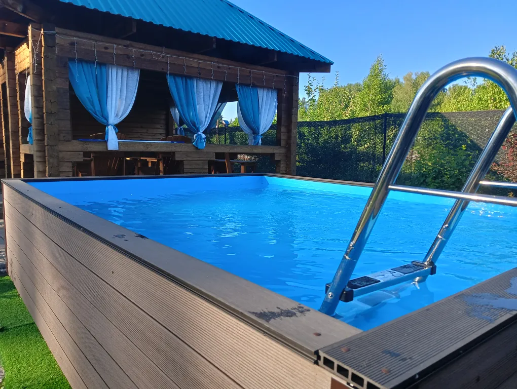 На Алтае на берегу реки Катунь