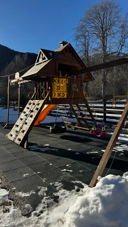 Коттедж Семейное шале с видом на горы № 5 — Архыз