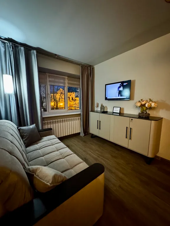 Квартира в бежевых тонах с видом на Поганкины палаты