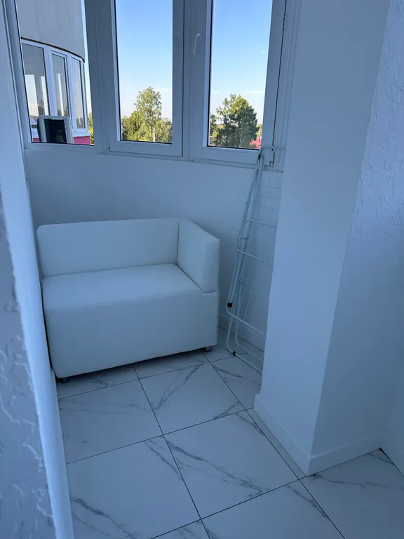 Совершенно новая уютная студия