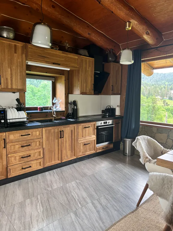 Элитное большое шале с шикарным видом на горы