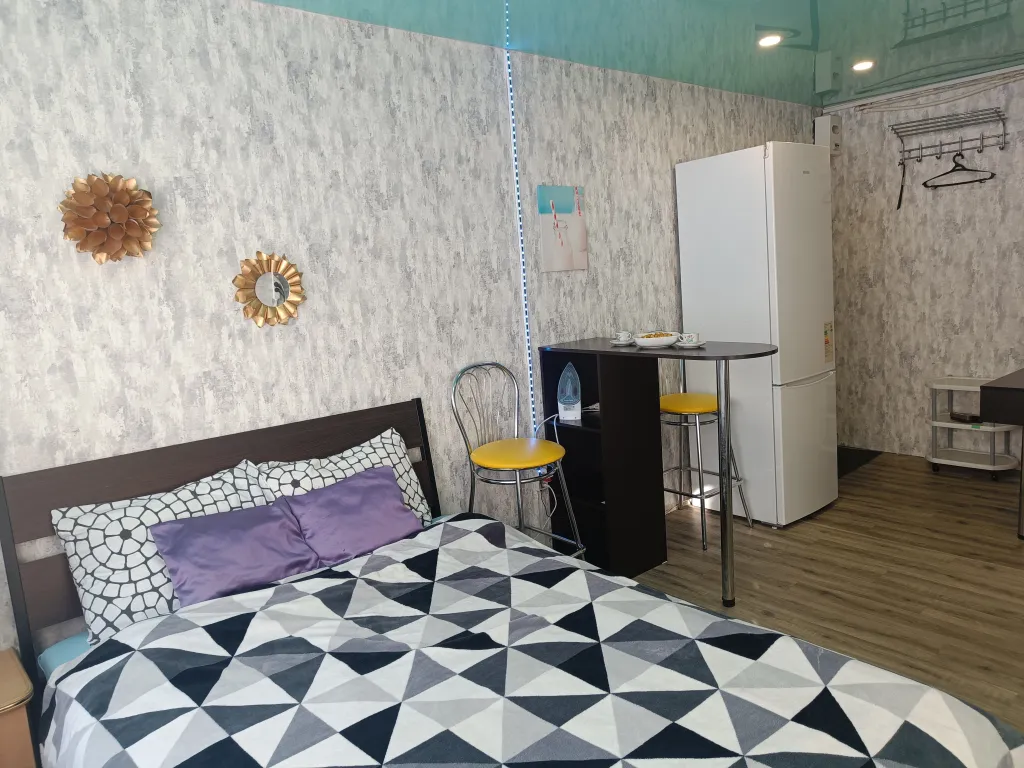 Студия для 2 человек у метро золотая нива