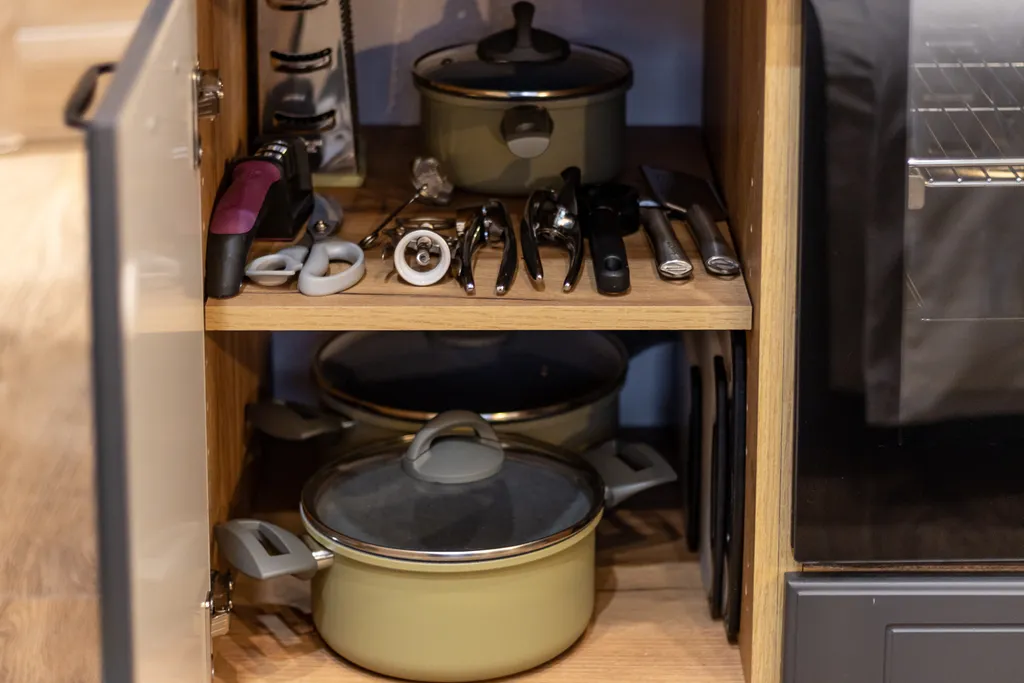 Студия Колосья с качелью на балконе и видом на сосны