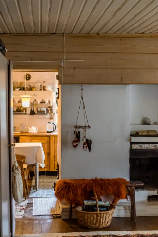 Хутор в лесу Розовый шмель