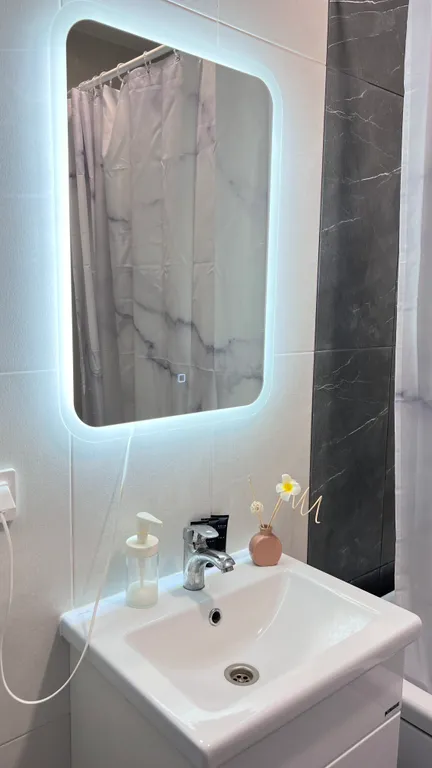 Уютная студия с видом на бассейн