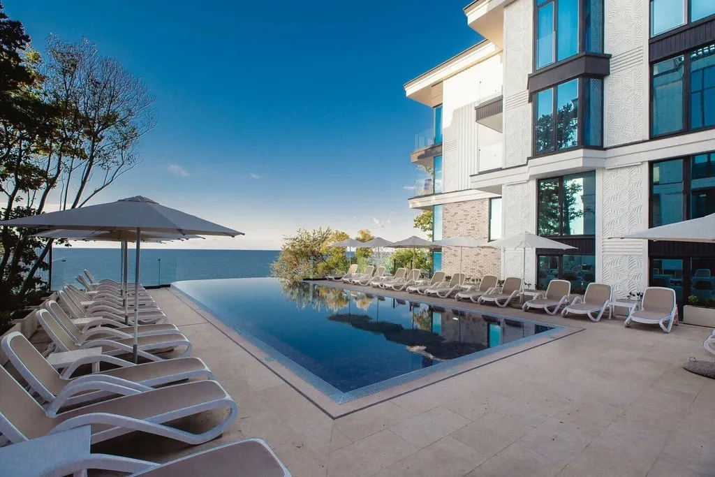 Лазурные апартаменты на берегу моря в отеле Лучезарный Резорт 4