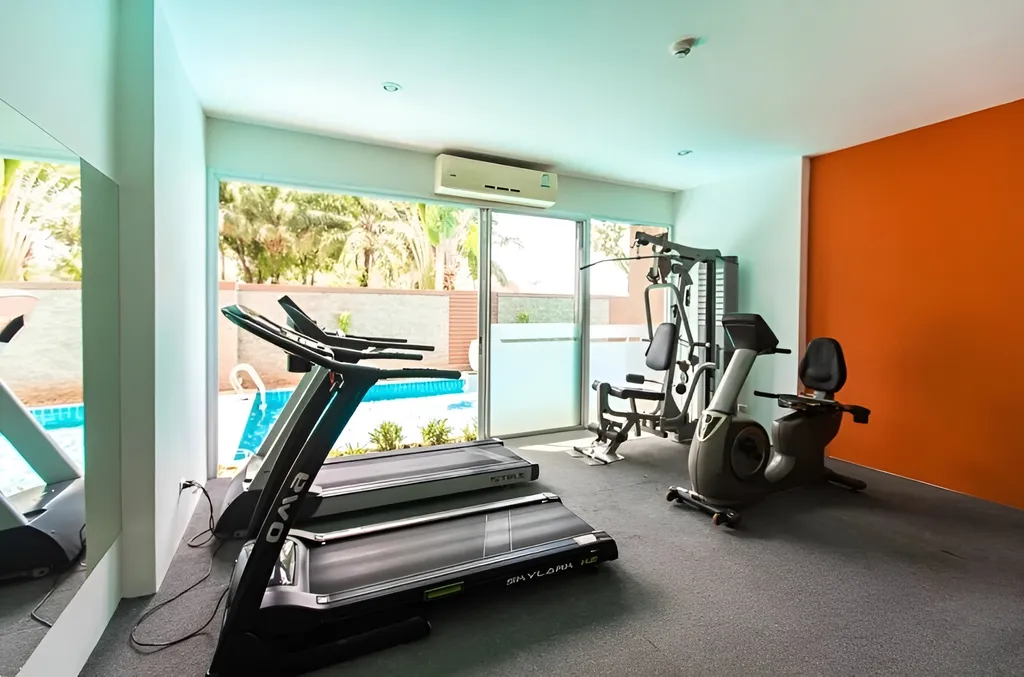 Стильная студия на последнем этаже с потрясающим видом на горы