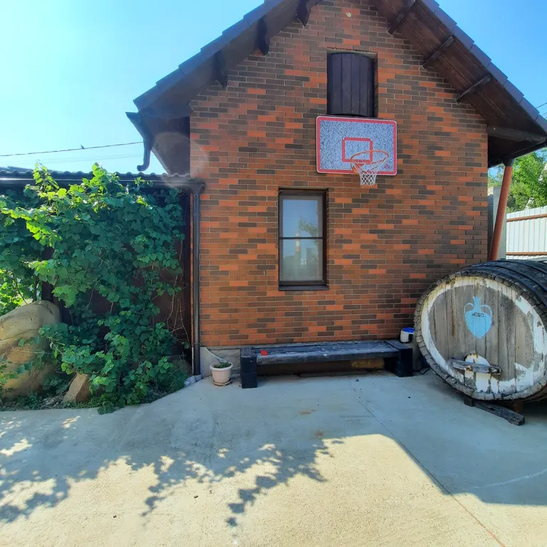 Коттедж Домик с беседкой — Геленджик