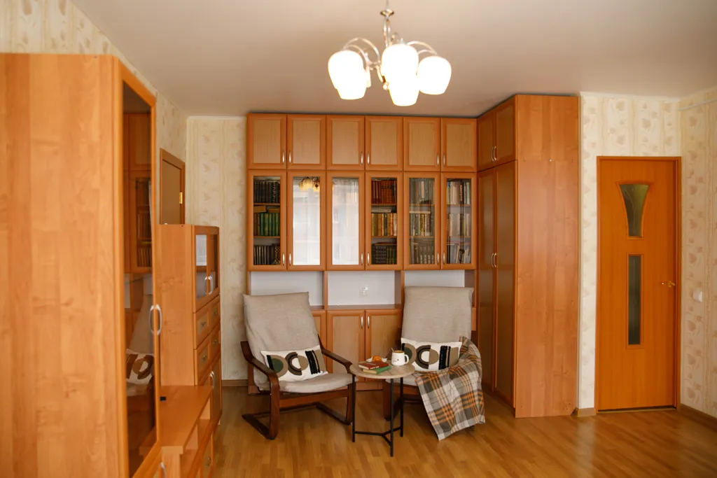 Светлая 2-комнатная квартира с библиотекой на Студенческом бульваре у ПетрГУ