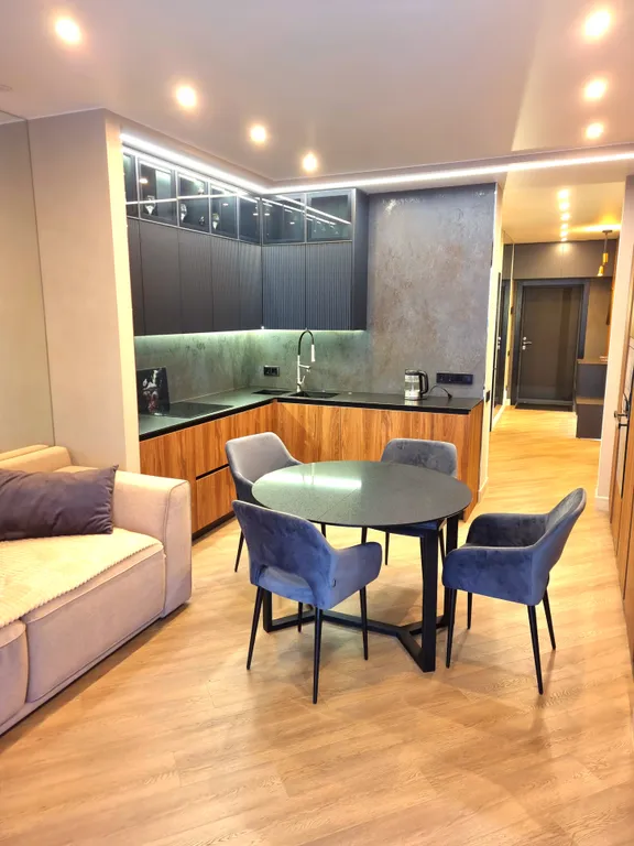 Элитная трехкомнатная квартира премиум класса в центре Хабаровска