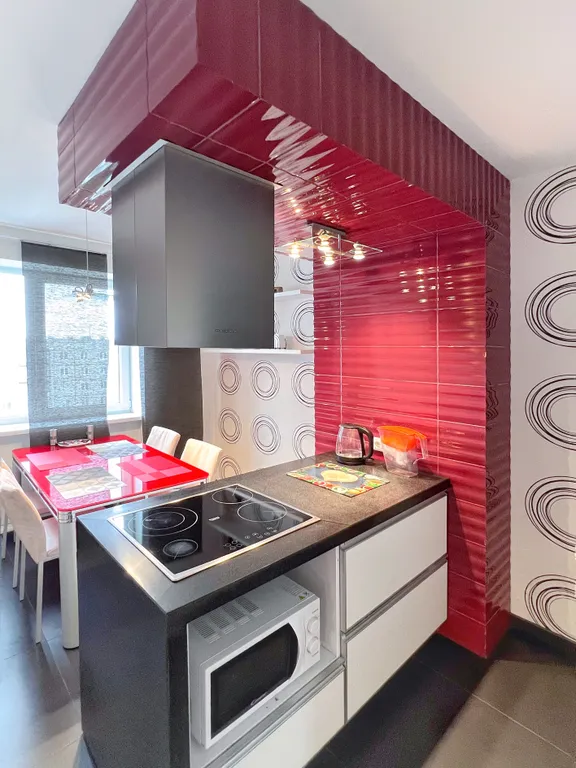 Стильная двухкомнатная квартира с разделенными комнатами в районе ГГМ