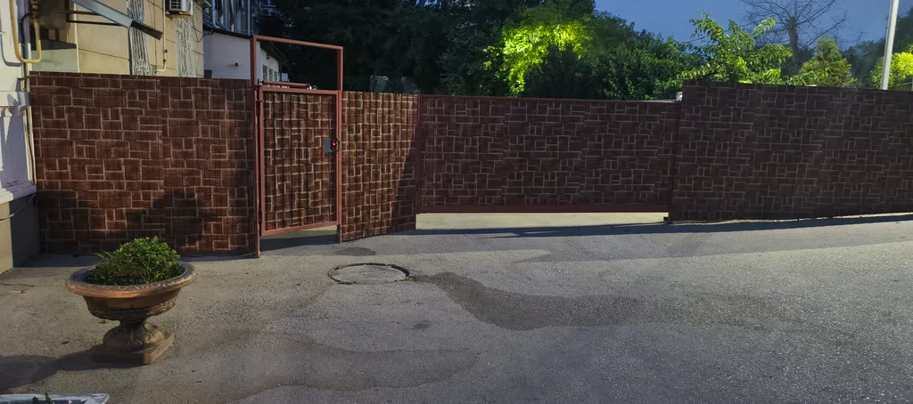 Квартира-студия в центре города с парковкой во дворе