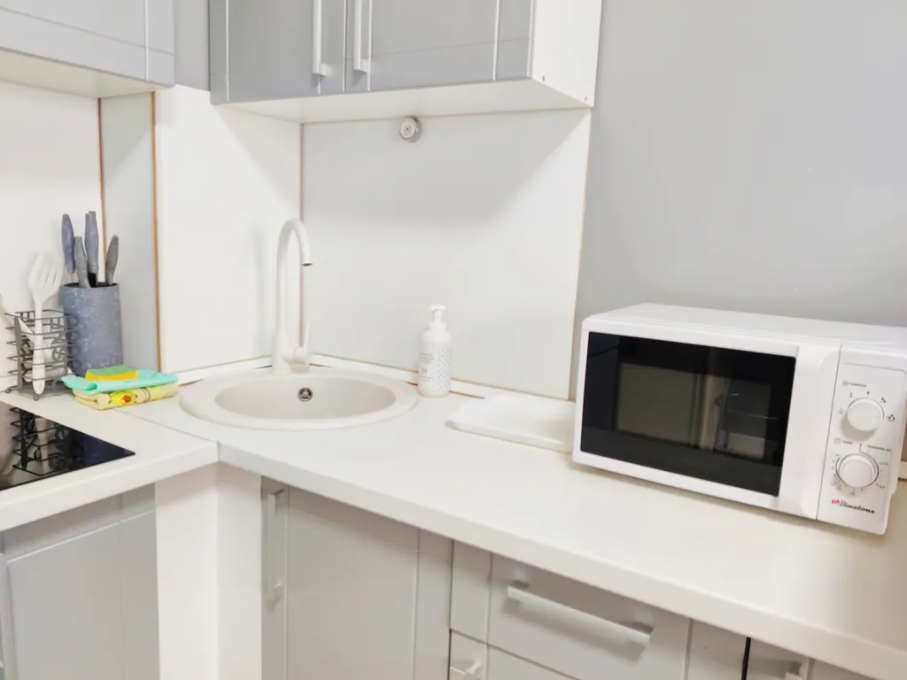 Красивая квартира-студия недалеко от ТРЦ Аура