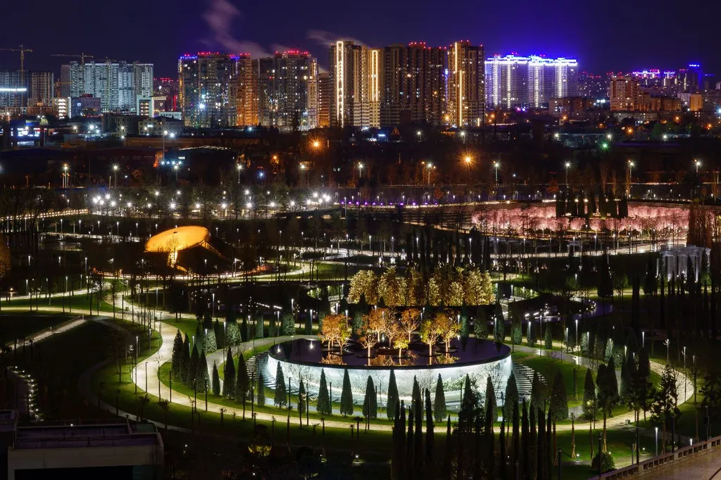 С фантастическим видом у парка Краснодар