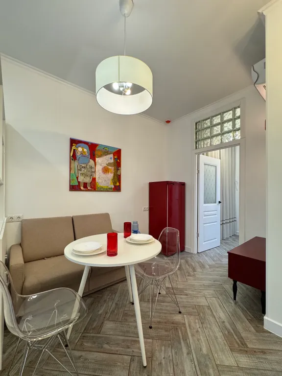 Дизайнерские апартаменты с видом на набережную