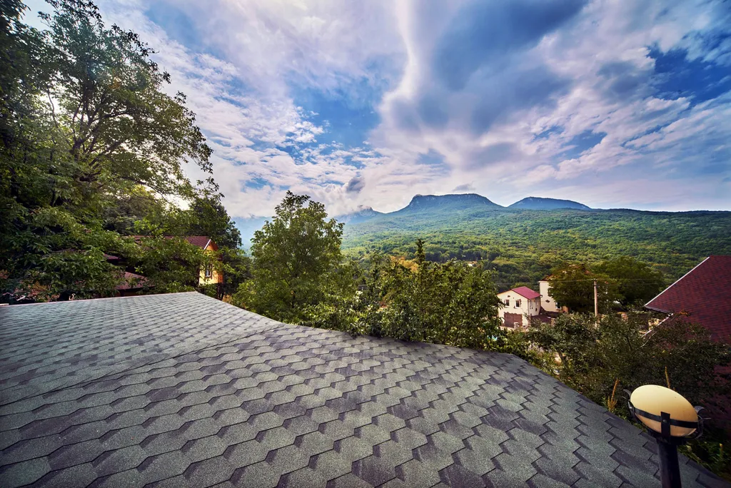 Дом в альпийском стиле в видом на горы