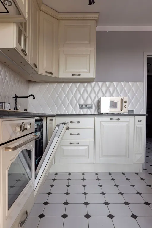 Духкомнатная квартира рядом с метро Электросила