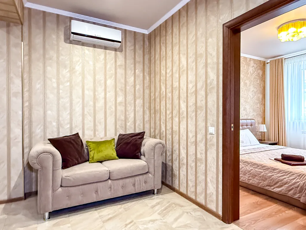 Просторный дом с видом на море и горы