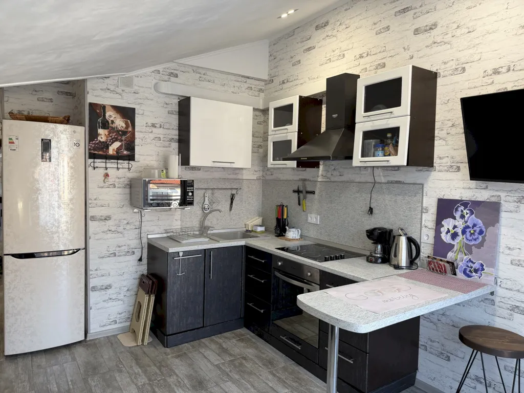 Квартира Квартира с видом на горы и балконом - 10 мин до пляжа — Геленджик