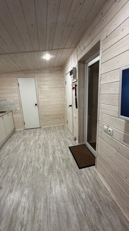 Уютный домик в древних липах