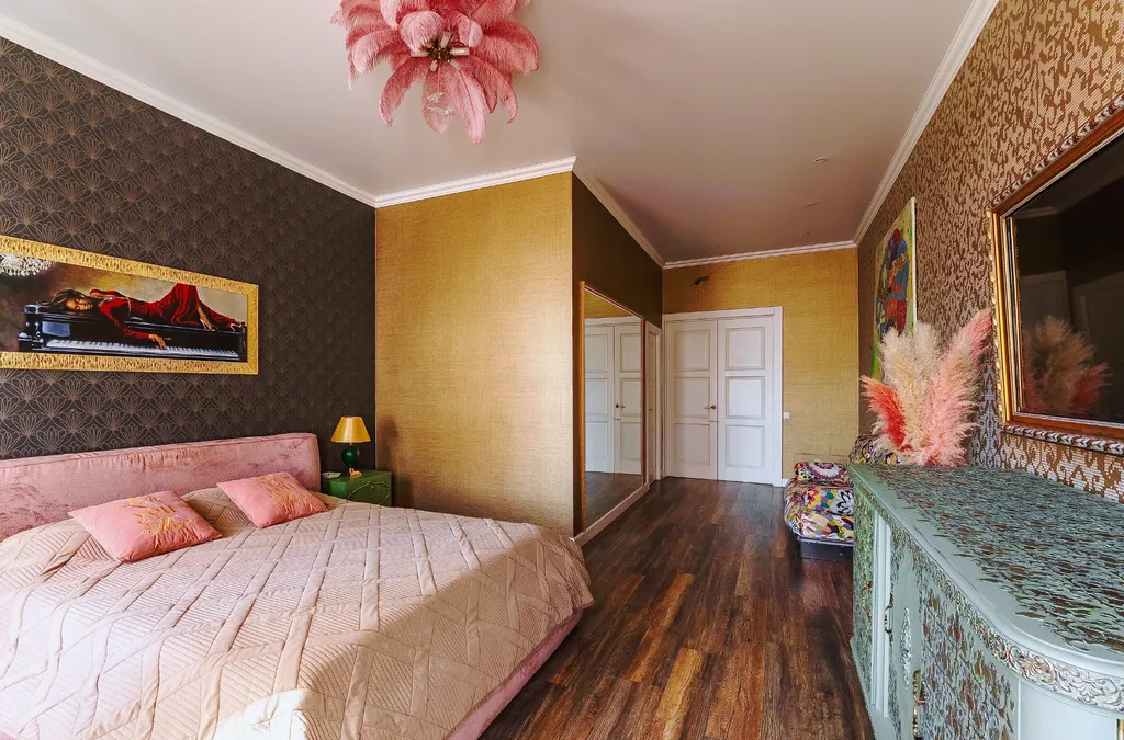 Эксклюзивныe апартамeнты в стилe поп-apт на Невском проспекте