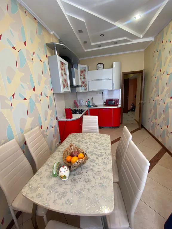 2-комнатная квартира у Лопатинского сада в самом центре