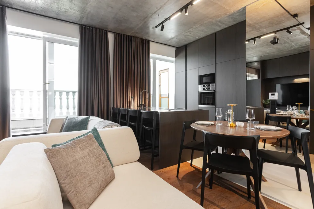 Квартира на первой береговой линии с видом на море в стиле лофт