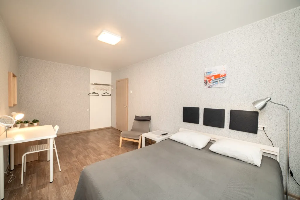 Квартира Двухкомнатная квартира рядом с ТЦ Июнь — Красноярск