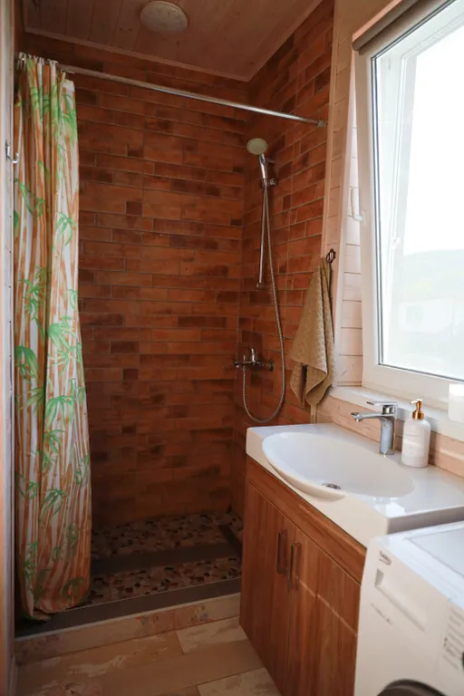 Коттедж Уютный современный коттедж с панорамным видом на горы — Соколиное