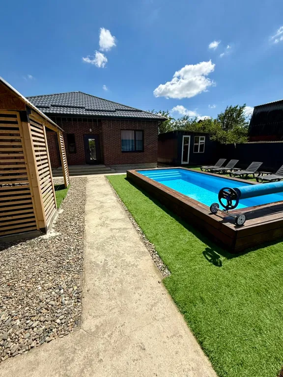 Коттедж Уютный домик с баней и теплым бассейном — аренда посуточно в Краснодар