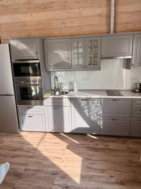 Домик с озером